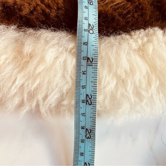 Alpaca llama cream and brown shearling fur tapestry wall hanging art 2pc Set - Picture 7 of 9